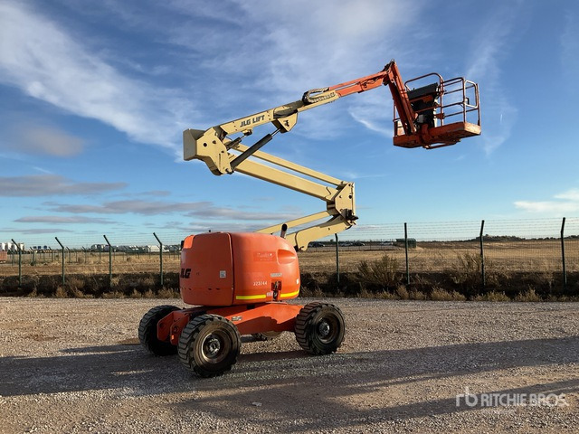 2011 JLG 450AJ 4WD Diesel Articulating Boom Lift - Nacelle articulée: photos 2 2011 JLG 450AJ 4WD Diesel Articulating Boom Lift - Nacelle articulée: photos 2