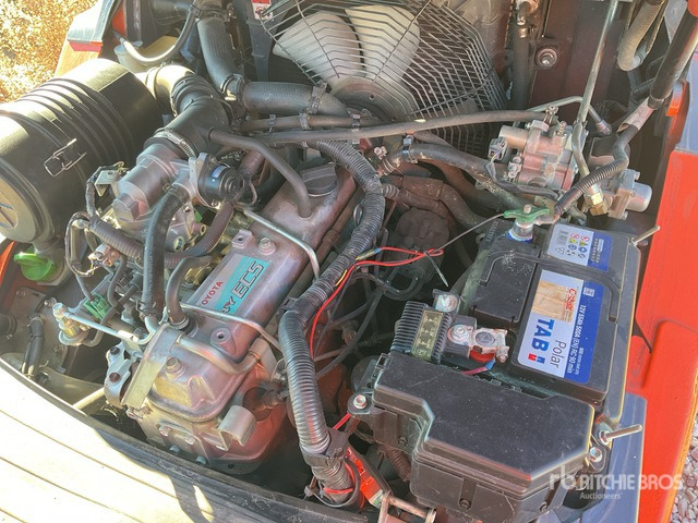 2014 Toyota 02-8FGKF20 GLP Forklift - Chariot élévateur: photos 4 2014 Toyota 02-8FGKF20 GLP Forklift - Chariot élévateur: photos 4