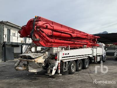 SCANIA P124 NA420 2005 Junjin JJ-M5517 56 m on 10 ... - Camion pompe: photos 3 SCANIA P124 NA420 2005 Junjin JJ-M5517 56 m on 10 ... - Camion pompe: photos 3