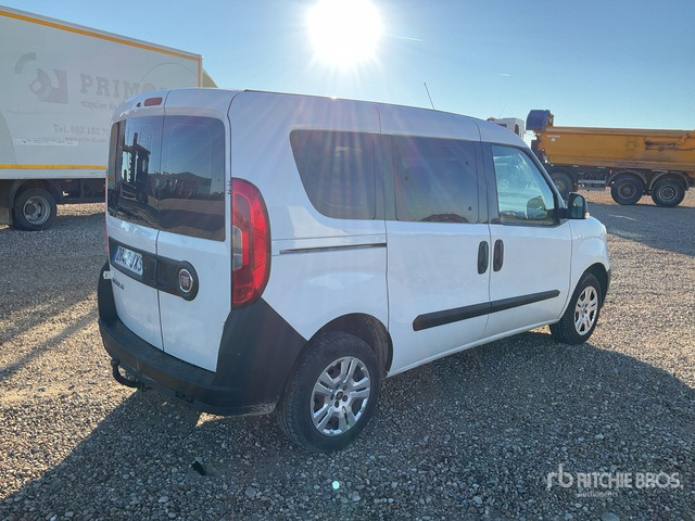 2016 Fiat Doblo Van Truck - Véhicule utilitaire: photos 3 2016 Fiat Doblo Van Truck - Véhicule utilitaire: photos 3