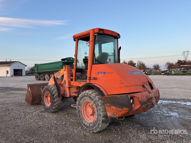 2001 Hitachi W80 Wheel Loader - Chargeuse sur pneus: photos 4 2001 Hitachi W80 Wheel Loader - Chargeuse sur pneus: photos 4