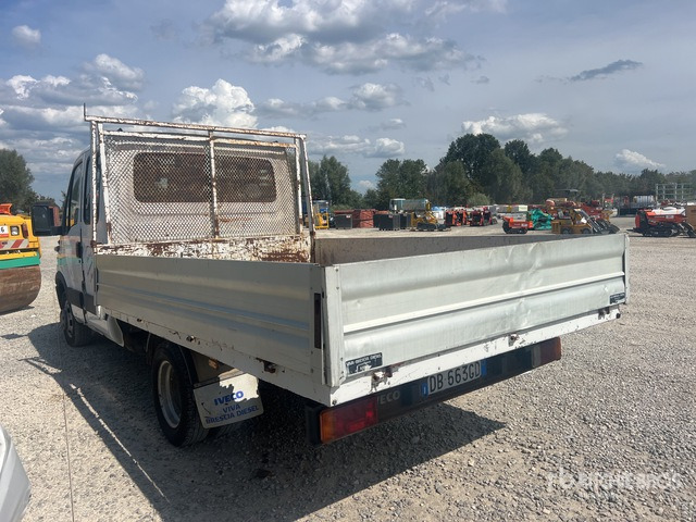 2006 Iveco Daily 35C12 Crew Cab (Inoperable) Flatbed Truck - Utilitaire plateau: photos 3 2006 Iveco Daily 35C12 Crew Cab (Inoperable) Flatbed Truck - Utilitaire plateau: photos 3