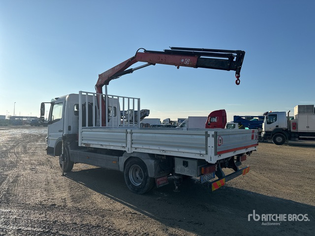 2009 Mercedes-Benz MB 818 K 2009 Fassi F65A.23 2710 kg on 4x2 Flatbed Truck with Crane - Camion plateau, Camion grue: photos 3 2009 Mercedes-Benz MB 818 K 2009 Fassi F65A.23 2710 kg on 4x2 Flatbed Truck with Crane - Camion plateau, Camion grue: photos 3