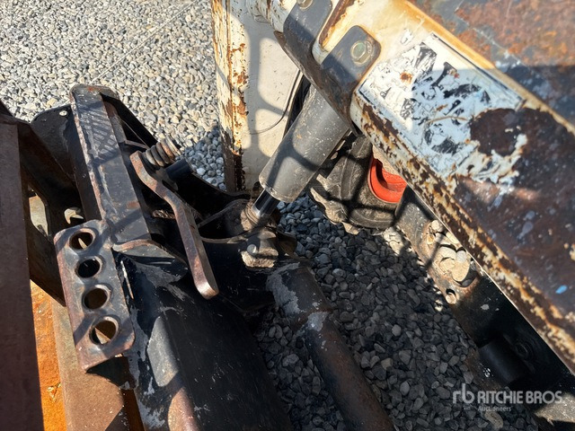 2011 Bobcat S100 High Flow Skid Steer Loader - Mini chargeuse: photos 5 2011 Bobcat S100 High Flow Skid Steer Loader - Mini chargeuse: photos 5
