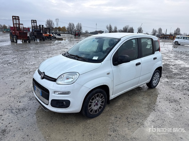 2013 Fiat Panda Automobile - Voiture: photos 1 2013 Fiat Panda Automobile - Voiture: photos 1
