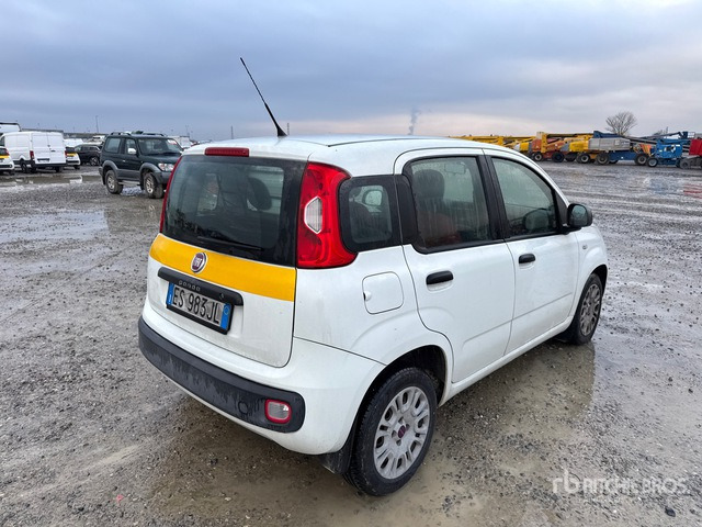 2013 Fiat Panda Automobile - Voiture: photos 3 2013 Fiat Panda Automobile - Voiture: photos 3