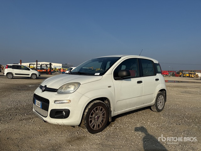 2013 Fiat Panda Automobile - Voiture: photos 1 2013 Fiat Panda Automobile - Voiture: photos 1