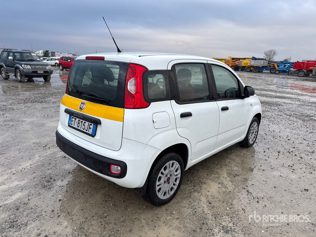 2013 Fiat Panda Automobile - Voiture: photos 3 2013 Fiat Panda Automobile - Voiture: photos 3