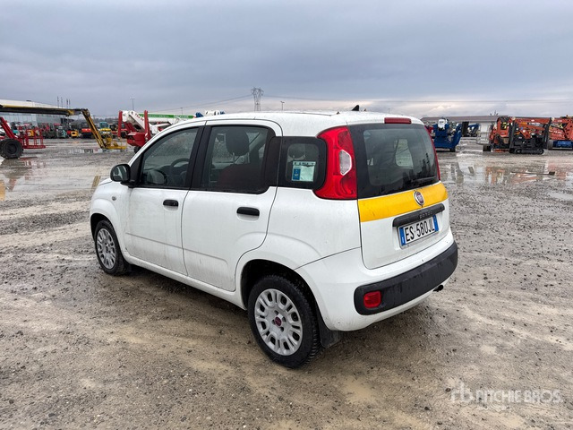 2013 Fiat Panda Automobile - Voiture: photos 2 2013 Fiat Panda Automobile - Voiture: photos 2