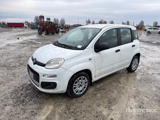 2013 Fiat Panda Automobile - Voiture: photos 1 2013 Fiat Panda Automobile - Voiture: photos 1