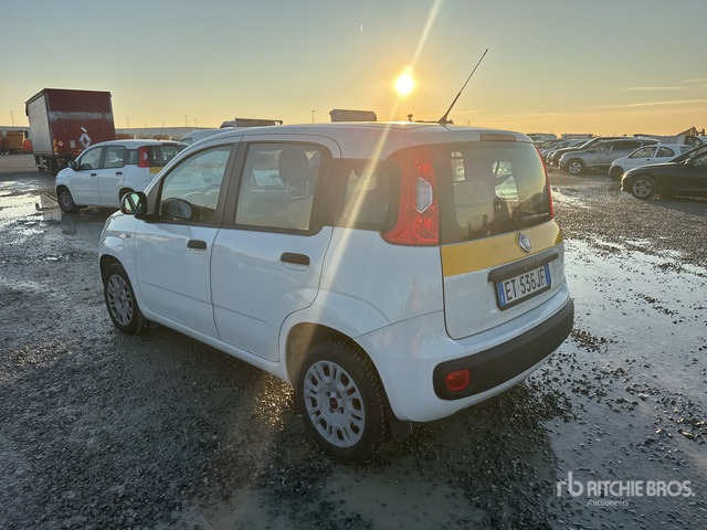 2013 Fiat Panda Automobile - Voiture: photos 2 2013 Fiat Panda Automobile - Voiture: photos 2
