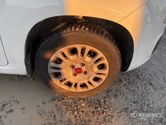 2014 Fiat Panda Automobile - Voiture: photos 4 2014 Fiat Panda Automobile - Voiture: photos 4