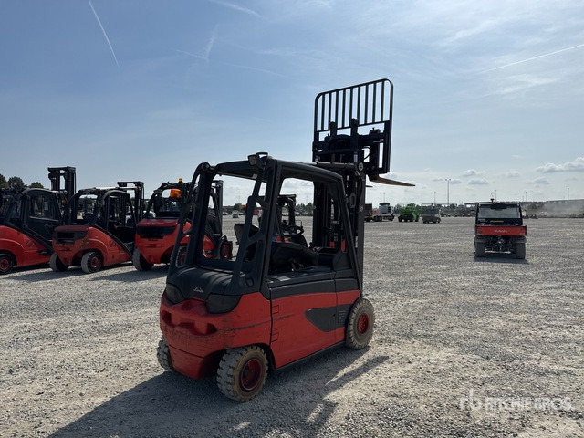 2014 Linde E30L-01 3000 kg Electric Forklift - Chariot élévateur électrique: photos 4 2014 Linde E30L-01 3000 kg Electric Forklift - Chariot élévateur électrique: photos 4