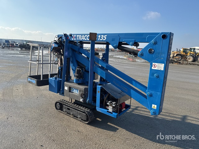 2015 CTE Traccess 135 Crawler Articulating Boom Lift - Nacelle articulée: photos 2 2015 CTE Traccess 135 Crawler Articulating Boom Lift - Nacelle articulée: photos 2