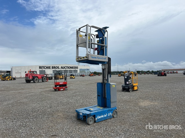 2015 Genie GR-12 Vertical Mast Lift - Nacelle à mât vertical: photos 1 2015 Genie GR-12 Vertical Mast Lift - Nacelle à mât vertical: photos 1
