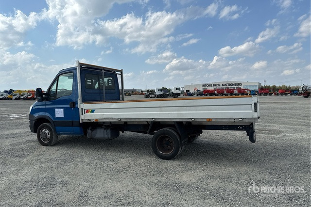 2015 Iveco Daily 35C11 Autocarro cassone fisso - Utilitaire plateau: photos 2 2015 Iveco Daily 35C11 Autocarro cassone fisso - Utilitaire plateau: photos 2