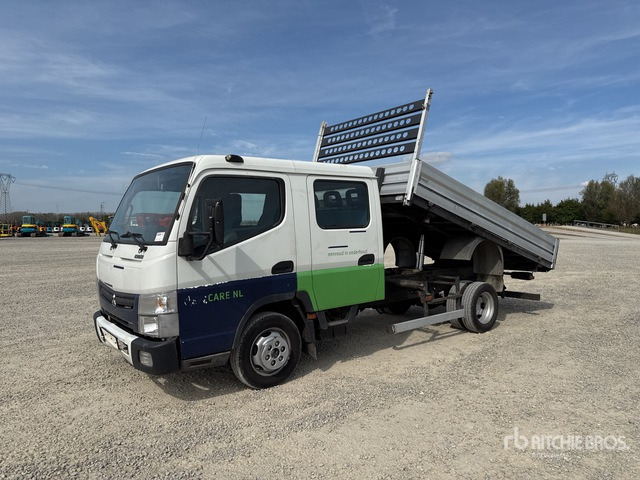 2015 Mitsubishi Canter Crew Cab Dump Truck: Light Duty - Camion benne: photos 1 2015 Mitsubishi Canter Crew Cab Dump Truck: Light Duty - Camion benne: photos 1