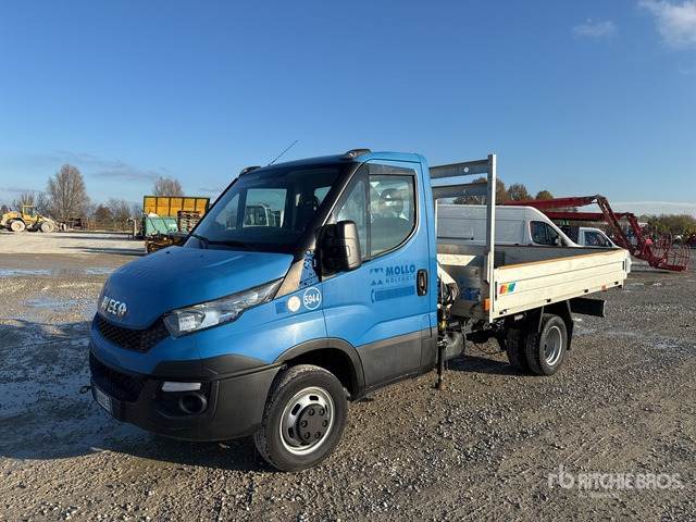 2016 Iveco 35C11 2016 Bonfiglioli P2300 L/2SI on ... Flatbed Truck with Crane - Utilitaire plateau: photos 2 2016 Iveco 35C11 2016 Bonfiglioli P2300 L/2SI on ... Flatbed Truck with Crane - Utilitaire plateau: photos 2