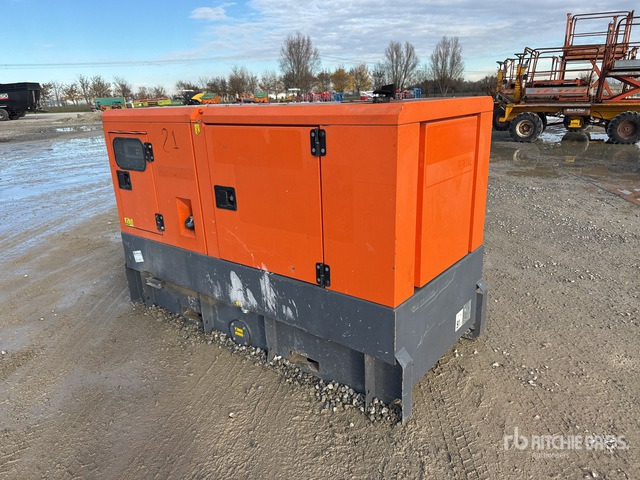 2017 Atlas Copco QAS40 40 kVA Generator Set - Groupe électrogène: photos 1 2017 Atlas Copco QAS40 40 kVA Generator Set - Groupe électrogène: photos 1