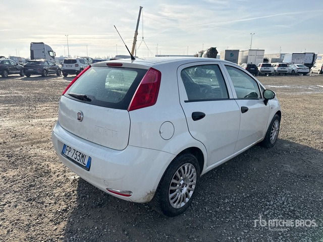 2018 Fiat Grande Punto Van Truck - Voiture: photos 3 2018 Fiat Grande Punto Van Truck - Voiture: photos 3
