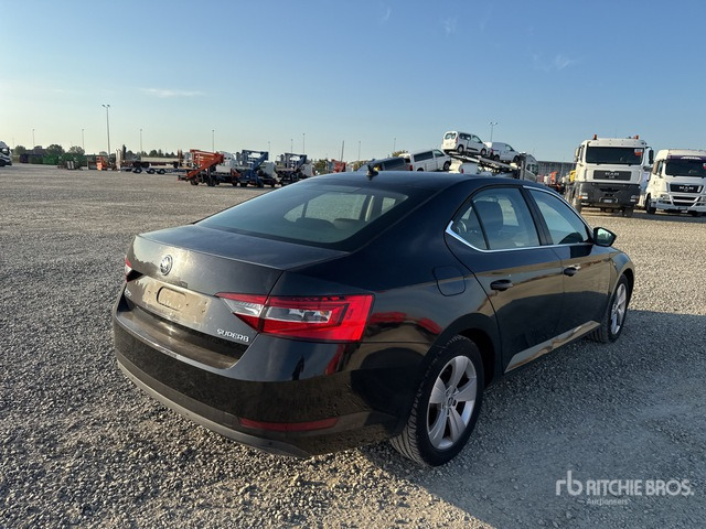 2018 Skoda Superb Autovettura - Voiture: photos 3 2018 Skoda Superb Autovettura - Voiture: photos 3