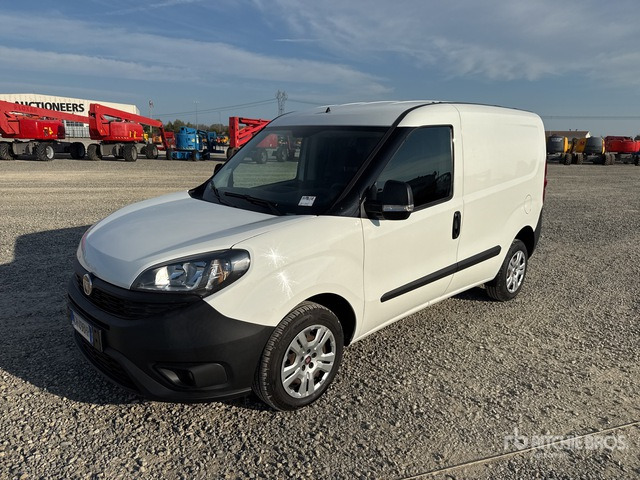 2021 Fiat Doblo CARGO CH1 LOUNGE 1.3 MJET 95CV ... Van Truck - Fourgonnette: photos 2 2021 Fiat Doblo CARGO CH1 LOUNGE 1.3 MJET 95CV ... Van Truck - Fourgonnette: photos 2