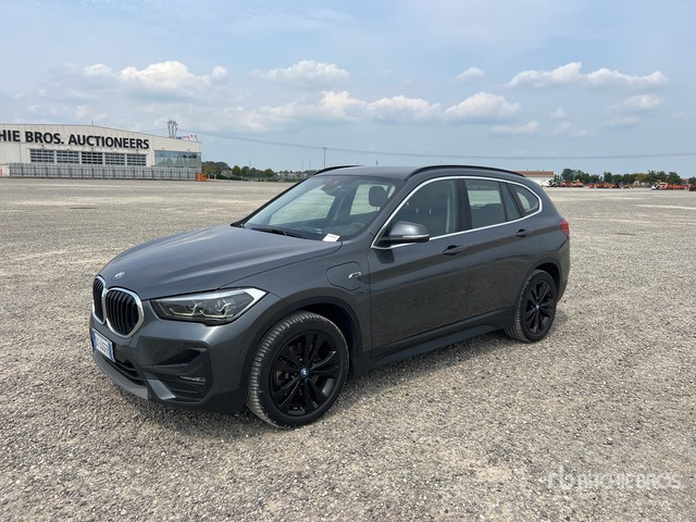 2022 BMW X1 Hybrid xDrive 25e Automobile - Voiture: photos 2 2022 BMW X1 Hybrid xDrive 25e Automobile - Voiture: photos 2