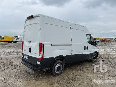 IVECO DAILY 35S12 V H2 3520 - Camion fourgon: photos 3 IVECO DAILY 35S12 V H2 3520 - Camion fourgon: photos 3