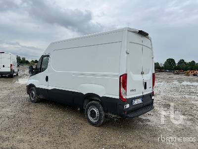 IVECO DAILY 35S12 V H2 3520 - Camion fourgon: photos 2 IVECO DAILY 35S12 V H2 3520 - Camion fourgon: photos 2
