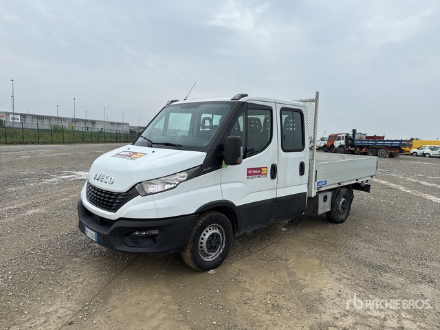 Iveco Daily 35-120 Autocarro cassone fisso - Utilitaire plateau: photos 2 Iveco Daily 35-120 Autocarro cassone fisso - Utilitaire plateau: photos 2