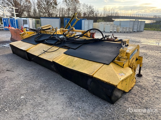 2010 New Holland 570FW Logging Equipment - - Matériel forestier: photos 1 2010 New Holland 570FW Logging Equipment - - Matériel forestier: photos 1