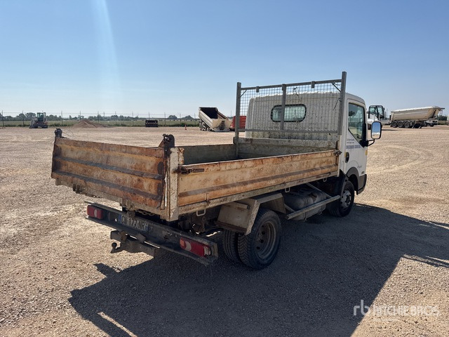 2008 Nissan Cabstar 35.13 Camion Benne (Inoperable) Dump Truck: Light Duty - Camion benne: photos 3 2008 Nissan Cabstar 35.13 Camion Benne (Inoperable) Dump Truck: Light Duty - Camion benne: photos 3