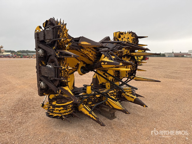 2010 New Holland FI470 Bec A Mais 10 Rangs 10 Row Corn Forage Harvester Header - Cueilleur de maïs: photos 2 2010 New Holland FI470 Bec A Mais 10 Rangs 10 Row Corn Forage Harvester Header - Cueilleur de maïs: photos 2