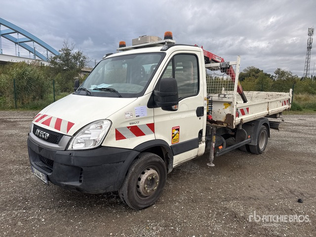 2011 Iveco 65C17 Fassi F22A.21 950 kg on 4x2 Cam ... Dump Truck with Crane - Camion benne: photos 2 2011 Iveco 65C17 Fassi F22A.21 950 kg on 4x2 Cam ... Dump Truck with Crane - Camion benne: photos 2