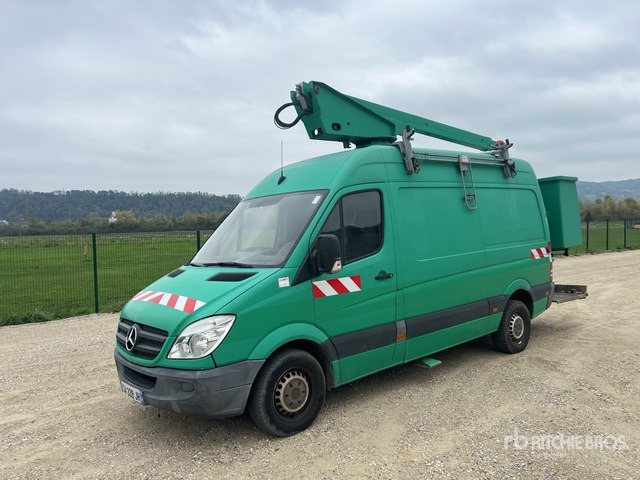 2012 Mercedes-Benz Sprinter 2011 COMILEV EN120TF2 12 m on 4 ... Bucket Truck - Camion avec nacelle: photos 1 2012 Mercedes-Benz Sprinter 2011 COMILEV EN120TF2 12 m on 4 ... Bucket Truck - Camion avec nacelle: photos 1
