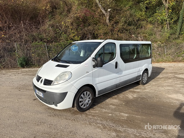 2013 Renault Trafic Minibus Minivan - Transport de personnes: photos 1 2013 Renault Trafic Minibus Minivan - Transport de personnes: photos 1