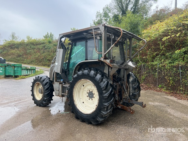 2013 Valtra N143 4x4 Tracteur Forestier (Inoperable) 4WD Tractor - Tracteur agricole: photos 3 2013 Valtra N143 4x4 Tracteur Forestier (Inoperable) 4WD Tractor - Tracteur agricole: photos 3