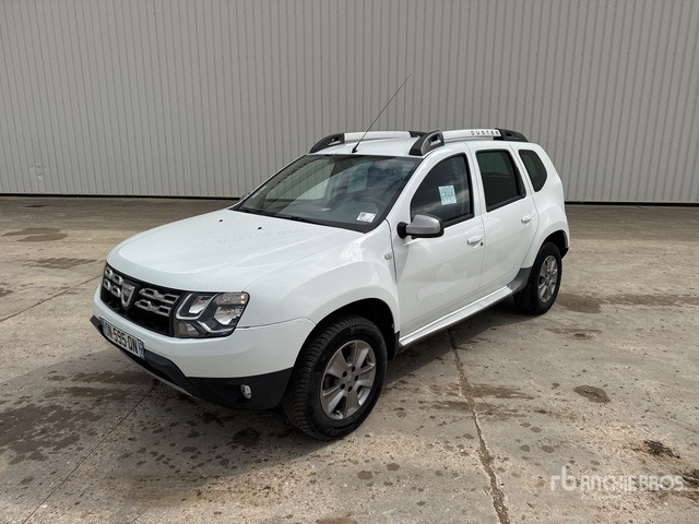 2015 DACIA Duster 4x4 Vehicule Utilitaire Cargo Van - Voiture: photos 2 2015 DACIA Duster 4x4 Vehicule Utilitaire Cargo Van - Voiture: photos 2