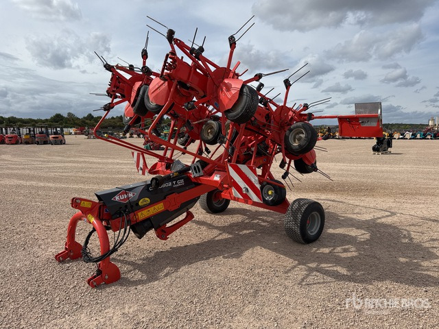 2015 Kuhn GF10802TGII 10.8 m Semi-Mount 10 Rotor Faneuse Hay Tedder - Faneuse: photos 1 2015 Kuhn GF10802TGII 10.8 m Semi-Mount 10 Rotor Faneuse Hay Tedder - Faneuse: photos 1