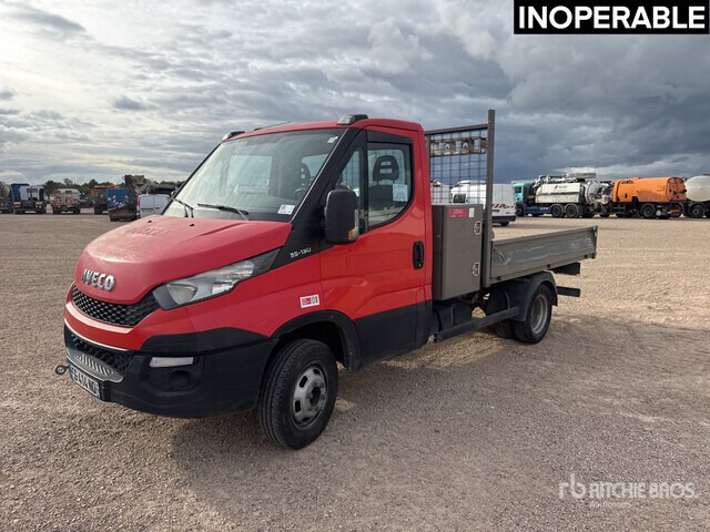 2016 Iveco 35-130 4x2 Camion Benne (Inoperable) Dump Truck: Light Duty - Utilitaire benne: photos 1 2016 Iveco 35-130 4x2 Camion Benne (Inoperable) Dump Truck: Light Duty - Utilitaire benne: photos 1