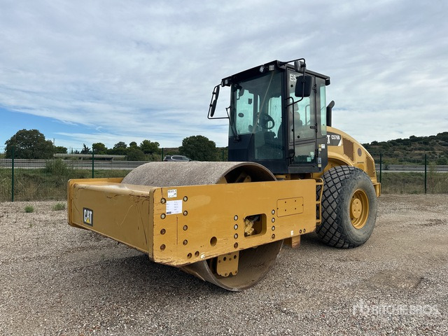 2017 Cat CS76B Compacteur Mono Cylindre Smooth Drum Compactor - Compacteur à pieds de mouton/ Monocylindre: photos 1 2017 Cat CS76B Compacteur Mono Cylindre Smooth Drum Compactor - Compacteur à pieds de mouton/ Monocylindre: photos 1