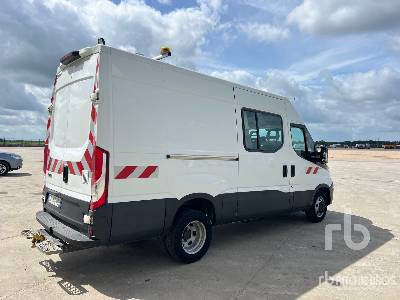 IVECO 35-150 Vehicule Utilitaire - Fourgon utilitaire: photos 3 IVECO 35-150 Vehicule Utilitaire - Fourgon utilitaire: photos 3