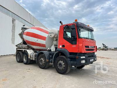 IVECO TRAKKER 410 8x4 Camion Malaxeur - Camion malaxeur: photos 4 IVECO TRAKKER 410 8x4 Camion Malaxeur - Camion malaxeur: photos 4