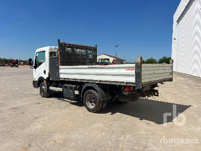 NISSAN CABSTAR 35.14 - Camion benne: photos 3 NISSAN CABSTAR 35.14 - Camion benne: photos 3