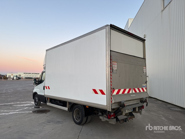 2017 Iveco 35-140 Vehicule Utilitaire Cargo Van - Véhicule utilitaire: photos 2 2017 Iveco 35-140 Vehicule Utilitaire Cargo Van - Véhicule utilitaire: photos 2