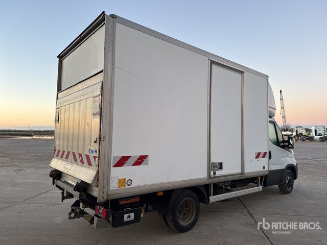2017 Iveco 35-140 Vehicule Utilitaire Cargo Van - Véhicule utilitaire: photos 3 2017 Iveco 35-140 Vehicule Utilitaire Cargo Van - Véhicule utilitaire: photos 3