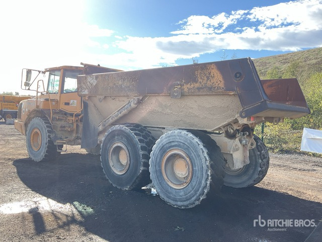 2004 Volvo A25D 6x6. Articulated Dump Truck - Tombereau articulé: photos 3 2004 Volvo A25D 6x6. Articulated Dump Truck - Tombereau articulé: photos 3