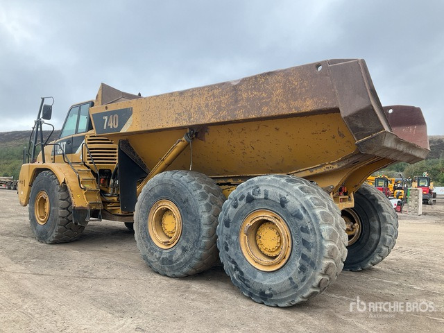 2010 Cat 740 (Inoperable) Articulated Dump Truck - Tombereau articulé: photos 4 2010 Cat 740 (Inoperable) Articulated Dump Truck - Tombereau articulé: photos 4