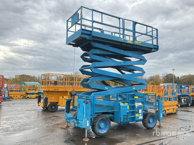 2010 Genie GS5390 4x4 Diesel Scissor Lift - Nacelle ciseaux: photos 2 2010 Genie GS5390 4x4 Diesel Scissor Lift - Nacelle ciseaux: photos 2