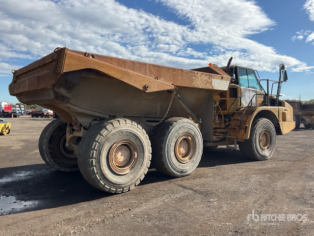 2011 Cat 735 6x6. Articulated Dump Truck - Tombereau articulé: photos 4 2011 Cat 735 6x6. Articulated Dump Truck - Tombereau articulé: photos 4